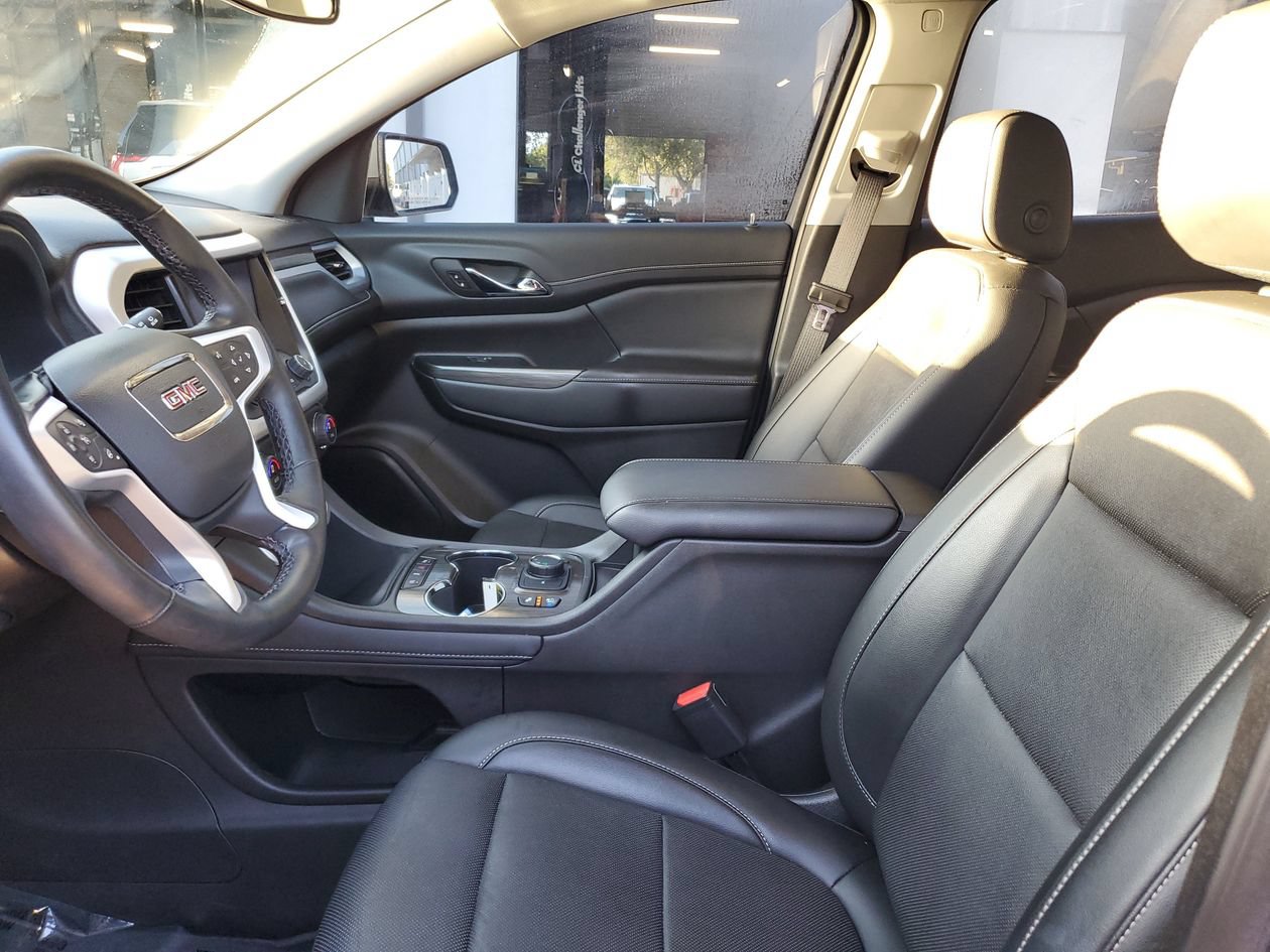 Used 2023 GMC Acadia SLT w/ Technology Package FWD image 18