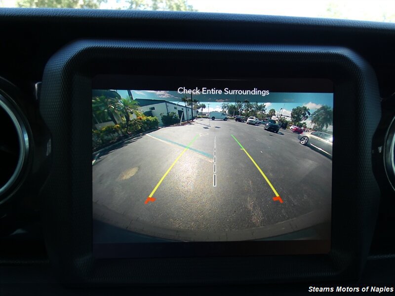 Used 2020 Jeep Wrangler Unlimited Sahara AWD/4WD image 28