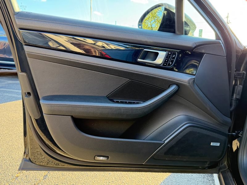 Used 2018 Porsche Panamera 4 AWD/4WD image 10