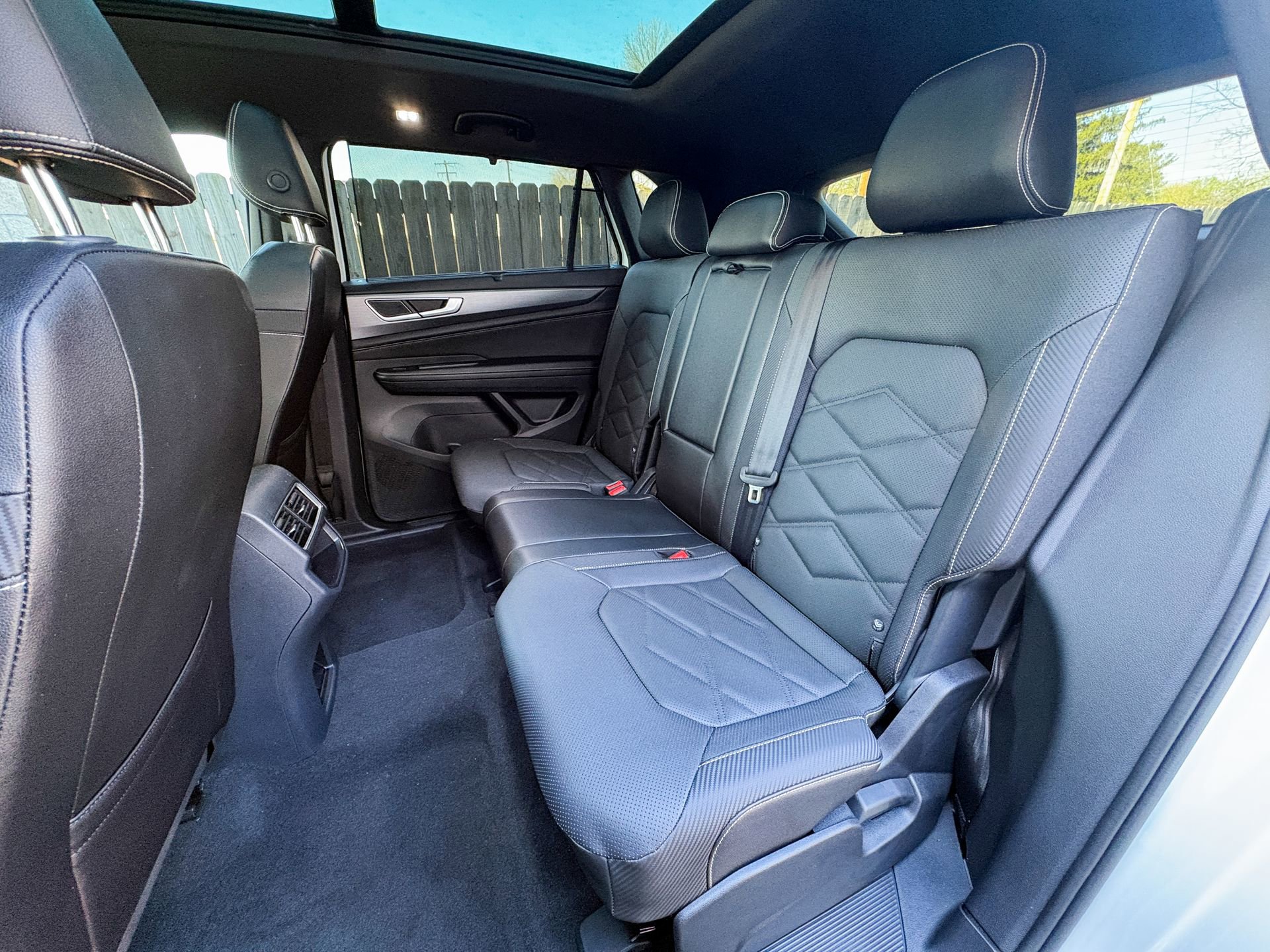 Used 2025 Volkswagen Atlas Cross Sport SE w/ Panoramic Sunroof Package image 21