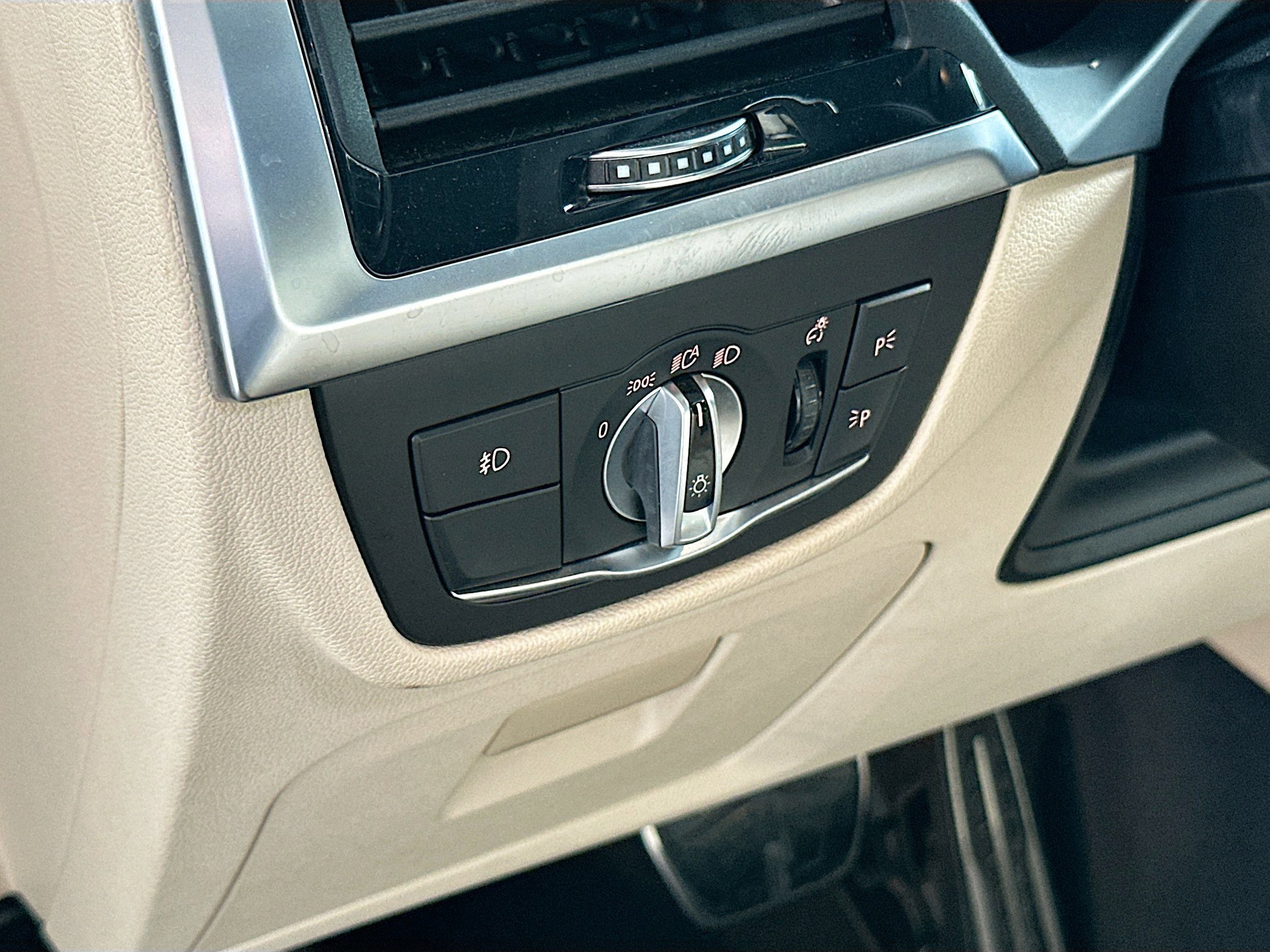 Used 2021 BMW X3 sDrive30i w/ Executive Package image 10