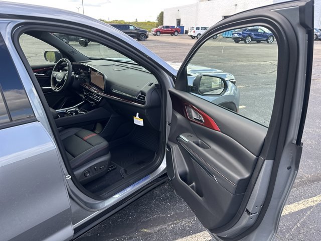 New 2026 Chevrolet Traverse RS w/ LPO, Floor Liner Package image 32