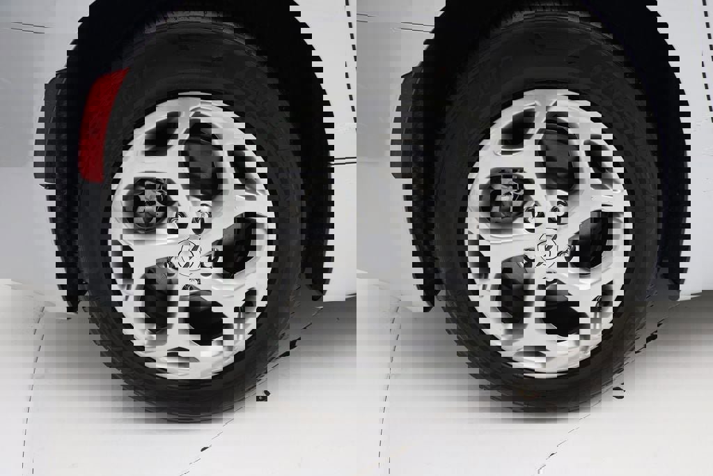 Used 2024 Chrysler Pacifica Limited image 10