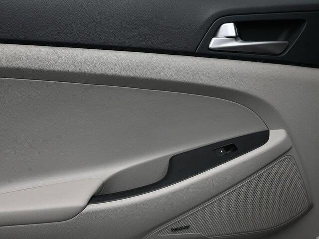 Used 2021 Hyundai Tucson Sport image 16