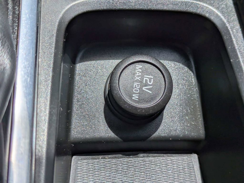 Used 2020 Volvo V60 T5 Momentum FWD image 25