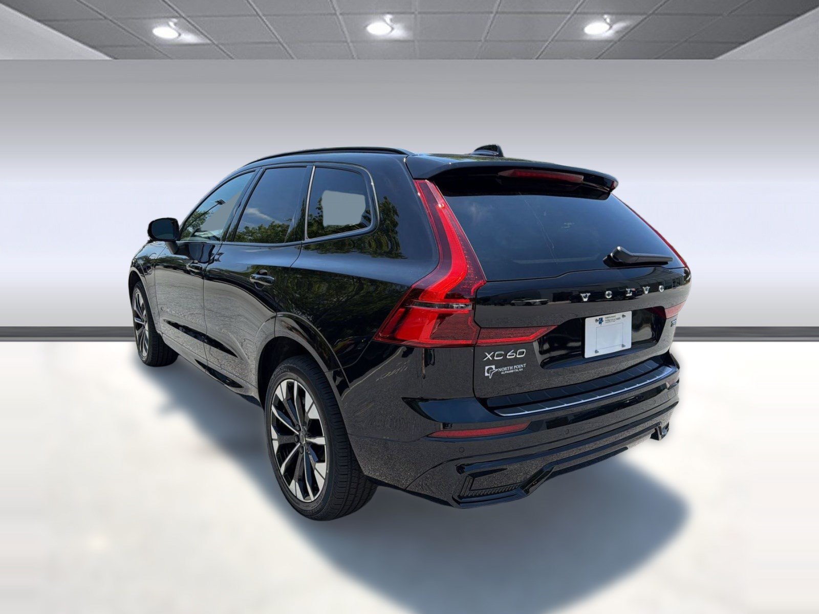 New 2026 Volvo XC60 T8 Plus w/ Climate Package AWD/4WD image 3