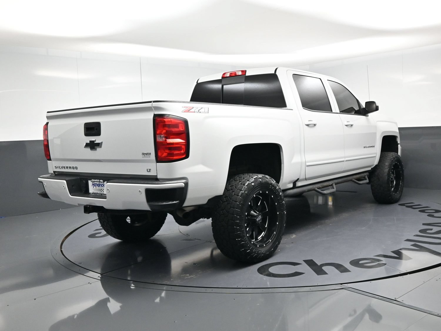Used 2018 Chevrolet Silverado 1500 LT w/ All Star Edition AWD/4WD image 9