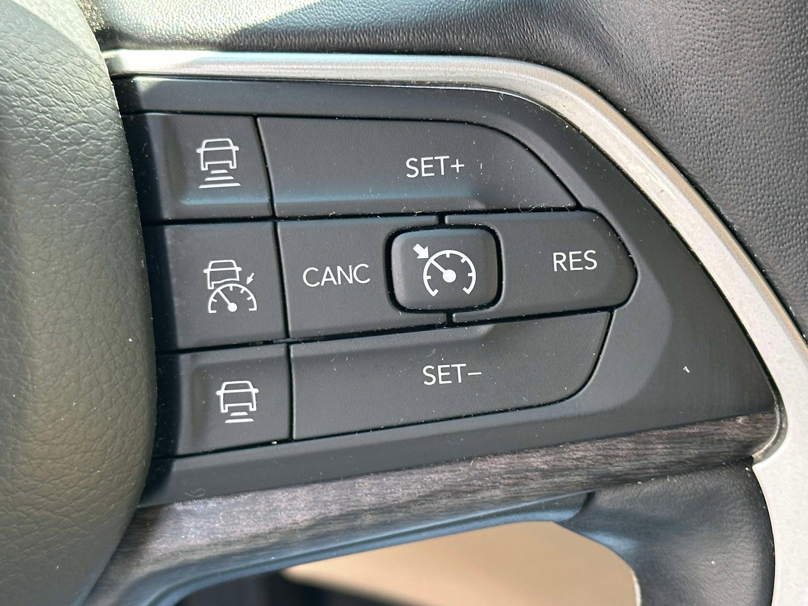 Used 2021 Jeep Grand Cherokee L Limited image 25