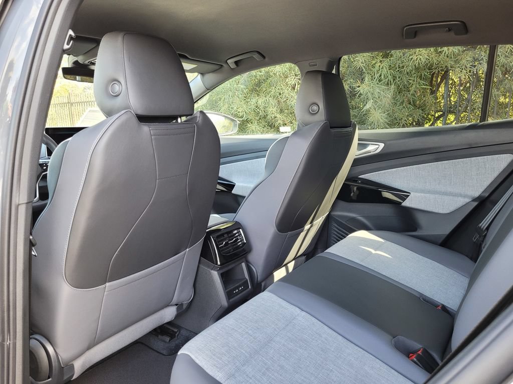 New 2026 Volkswagen ID.4 Pro RWD image 14