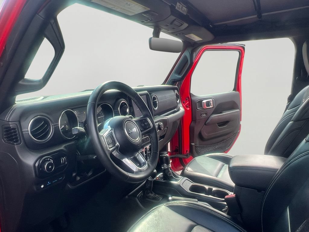 Used 2023 Jeep Wrangler Unlimited Sahara w/ Cold Weather Group AWD/4WD image 9
