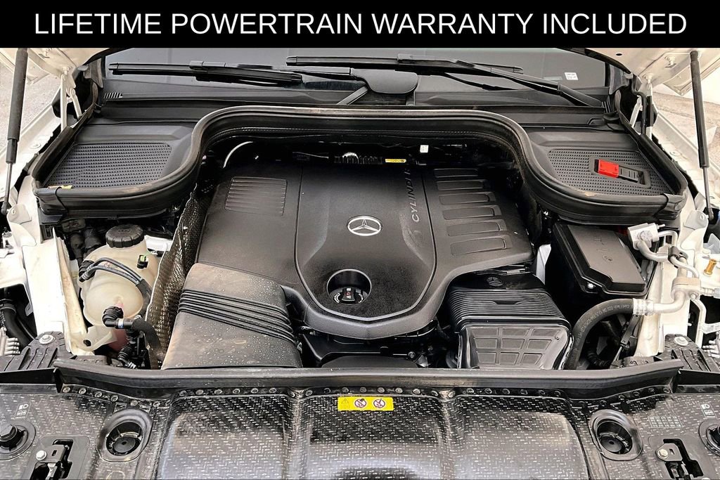 Used 2025 Mercedes-Benz GLS 450 4MATIC image 11