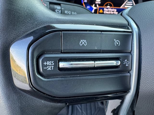 Certified 2025 Chevrolet Colorado Z71 w/ Technology Package AWD/4WD image 7