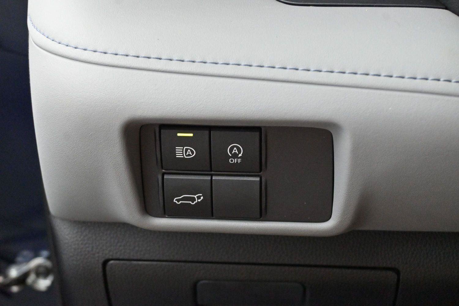 Used 2023 Toyota Highlander LE FWD image 25