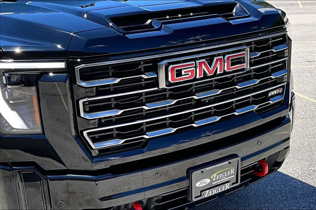 Used 2025 GMC Sierra 2500 AT4 w/ AT4 Premium Plus Package AWD/4WD image 30