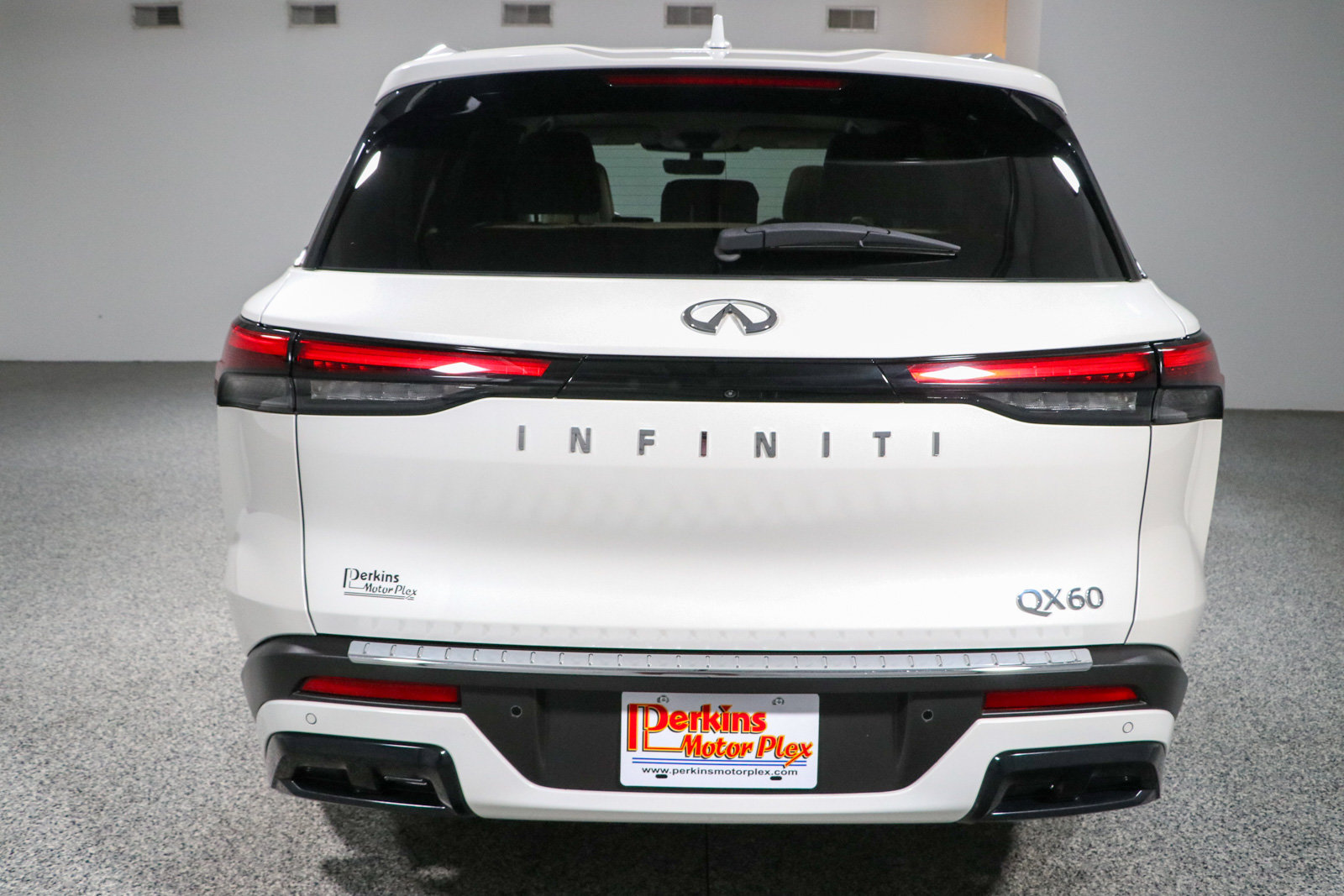 Used 2025 INFINITI QX60 Luxe w/ Cargo Package FWD image 8