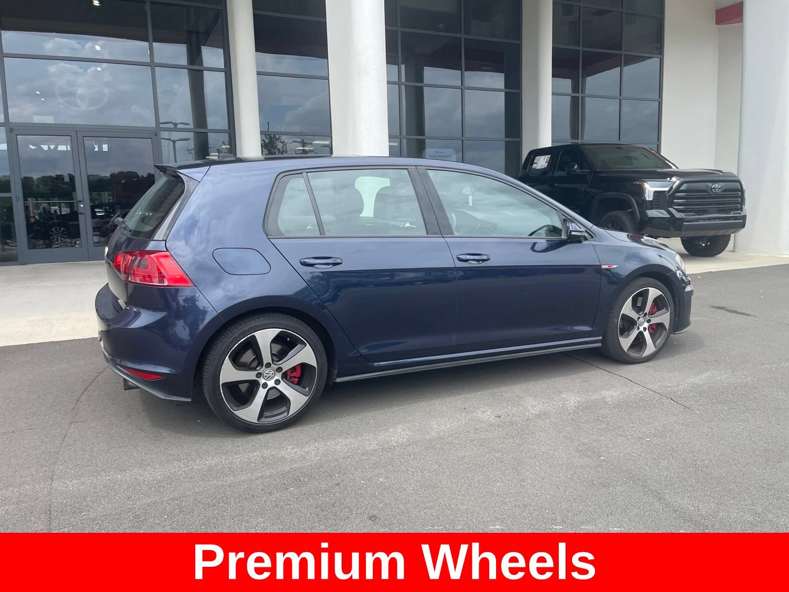 Used 2017 Volkswagen GTI Autobahn FWD image 8