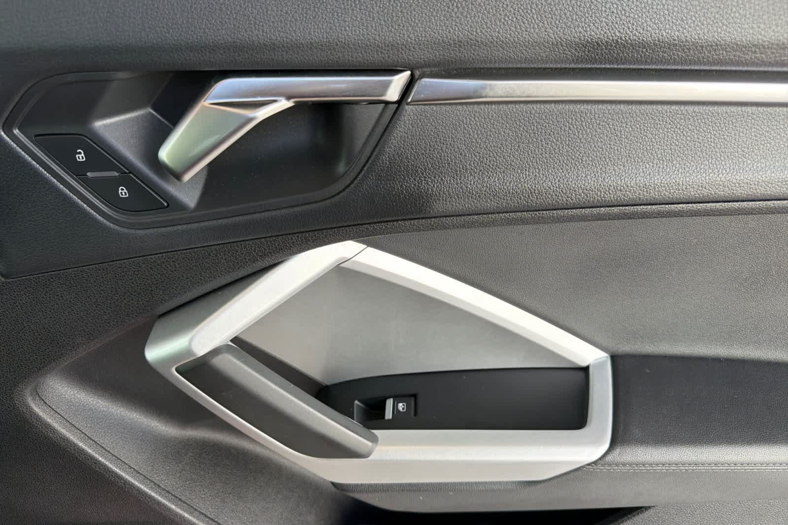 Used 2025 Audi Q3 2.0T Premium AWD/4WD image 19