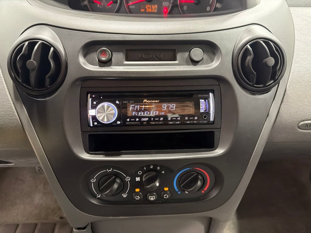 Used 2004 Saturn ION Level 1 FWD image 16