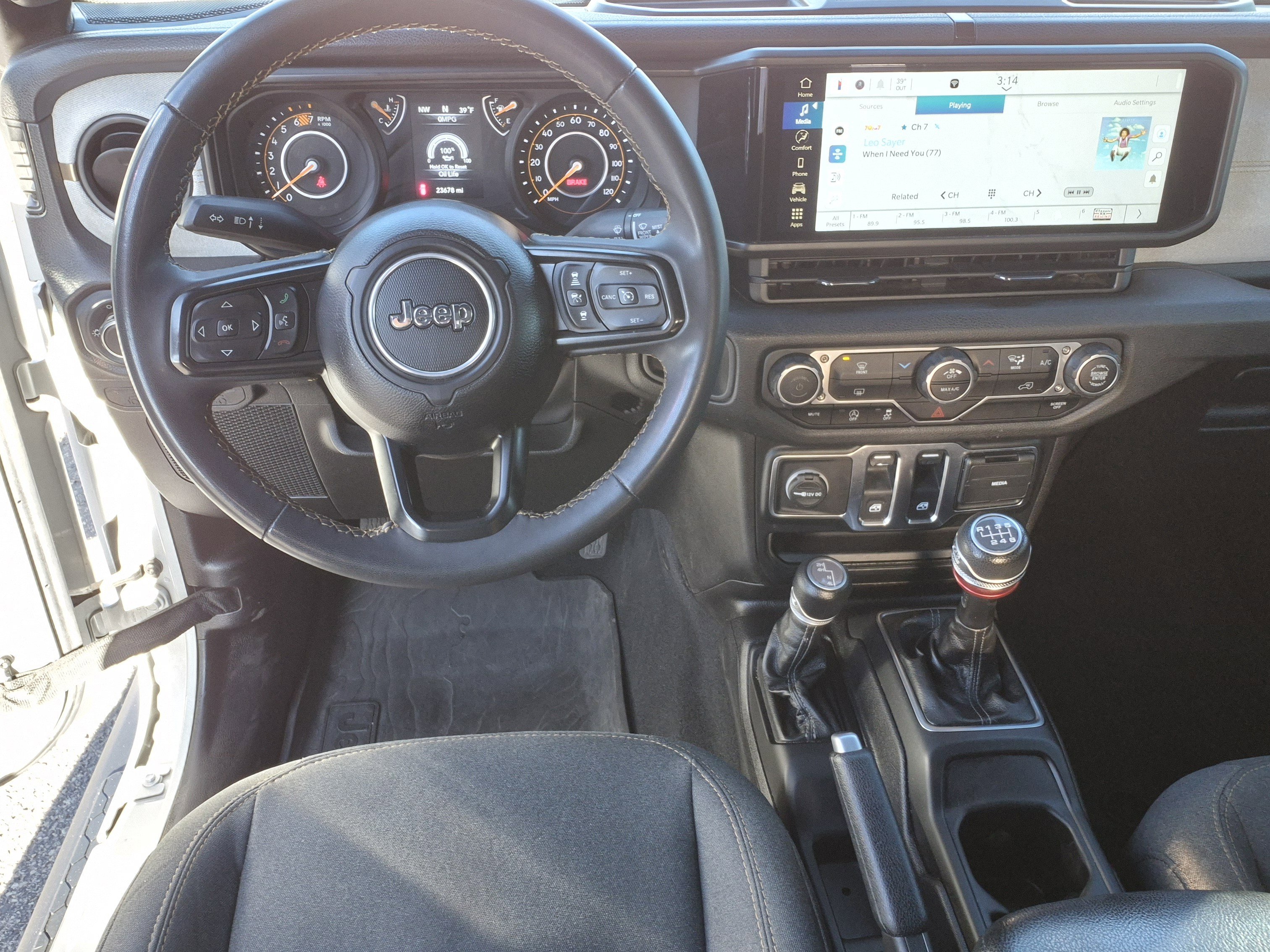 Used 2024 Jeep Wrangler Sport S image 31