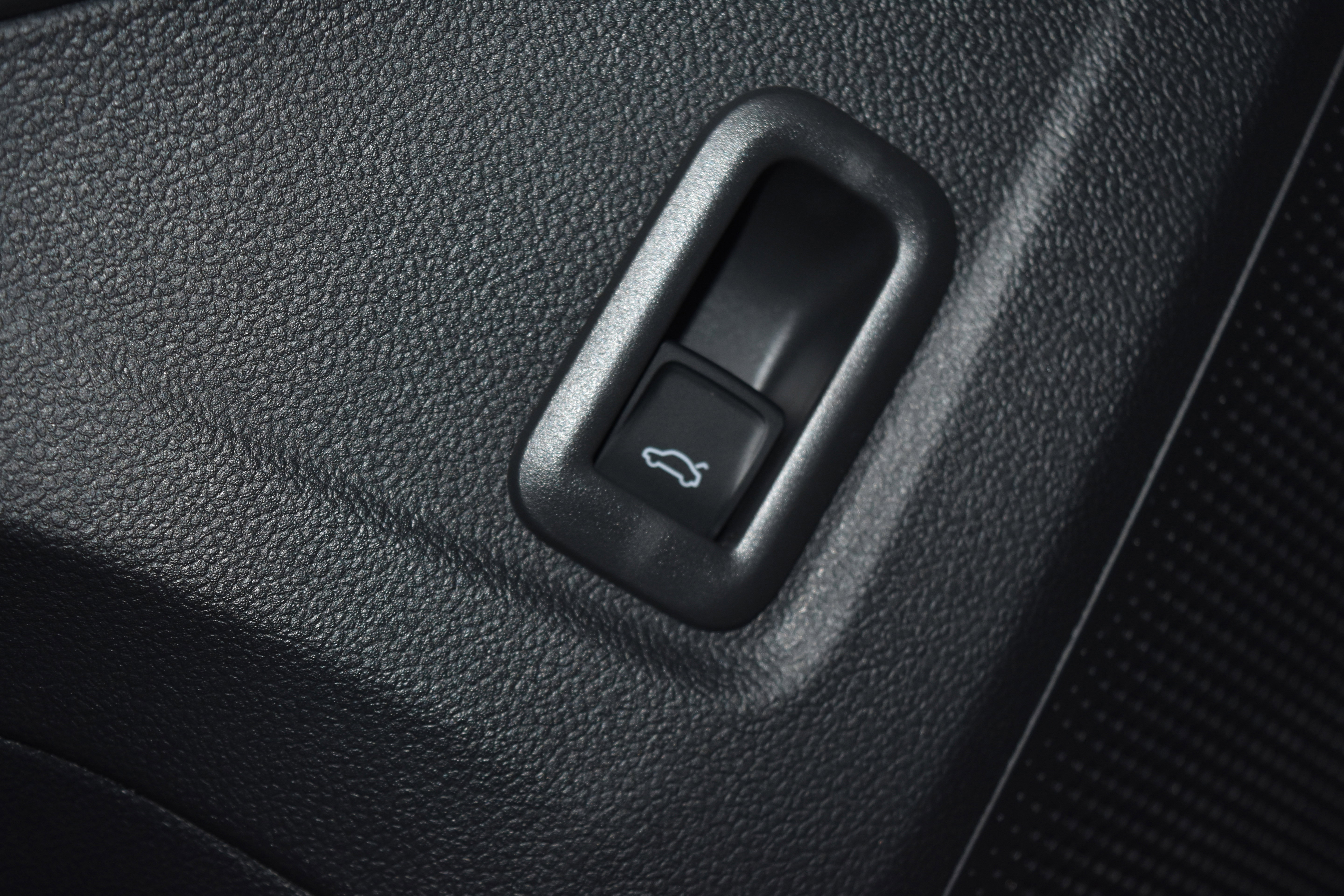 New 2026 Volkswagen Tiguan SE R-Line image 5