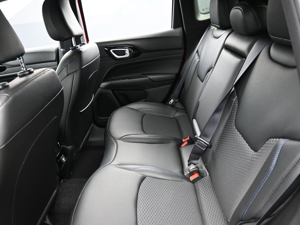 New 2026 Jeep Compass Latitude image 12