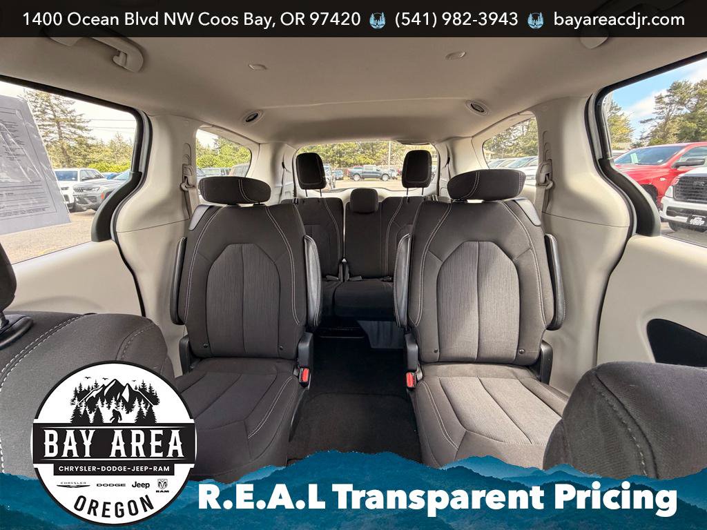 Used 2023 Chrysler Voyager LX FWD image 17
