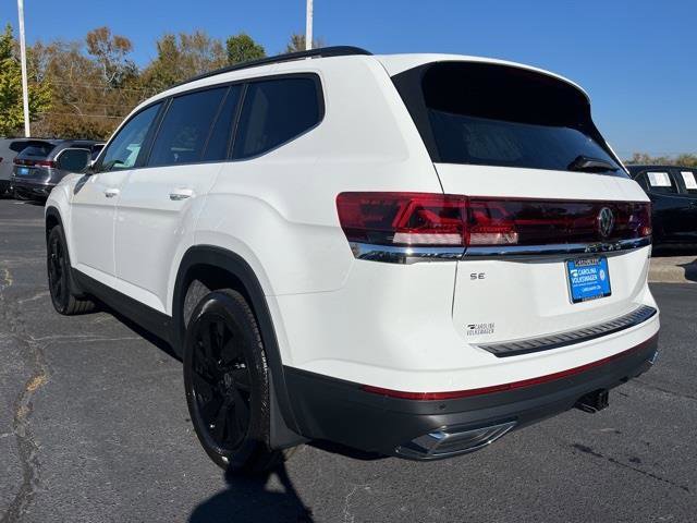 Used 2025 Volkswagen Atlas SE w/ Panoramic Sunroof Package image 5