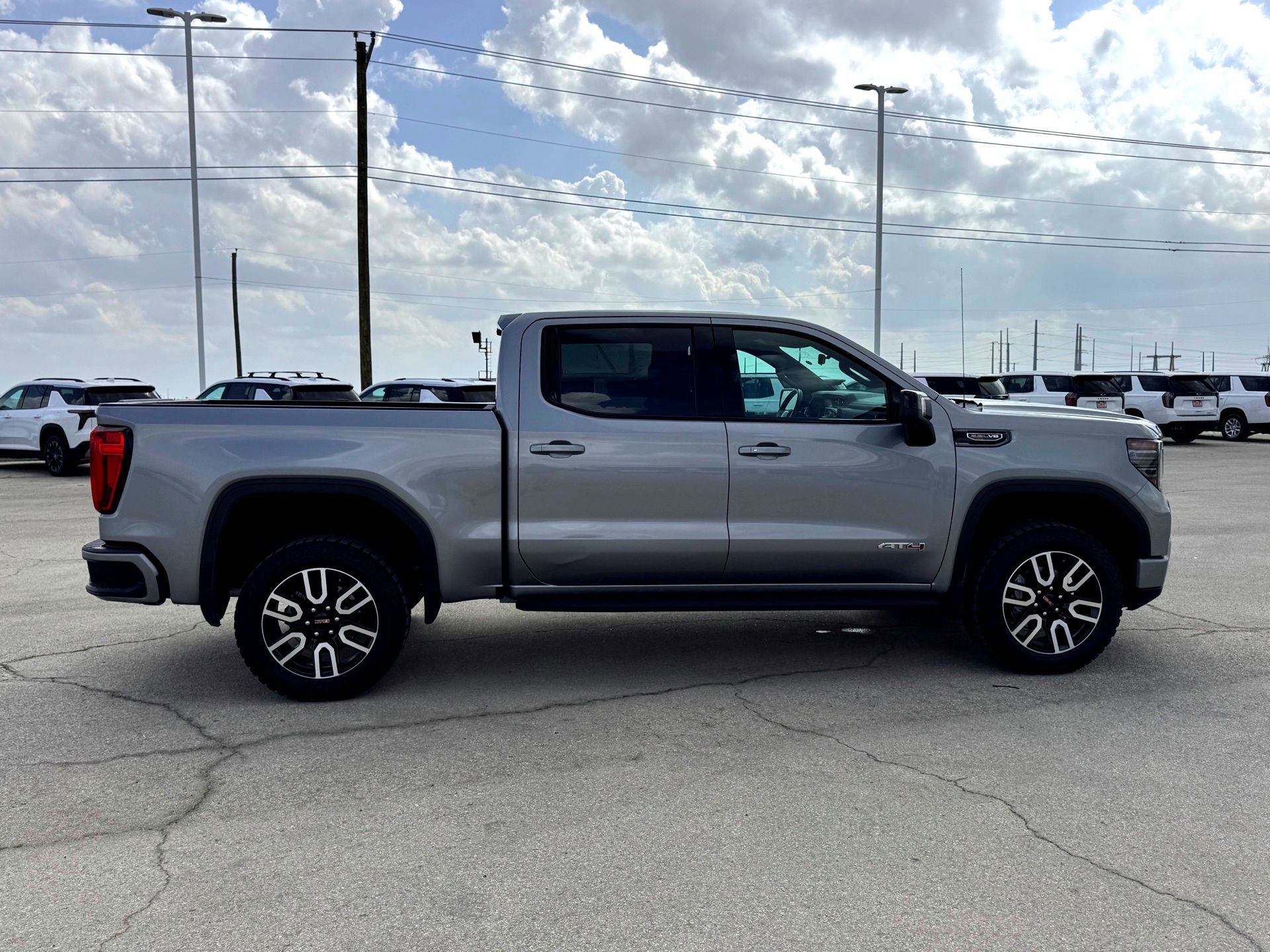 Used 2024 GMC Sierra 1500 AT4 w/ Technology Package image 6