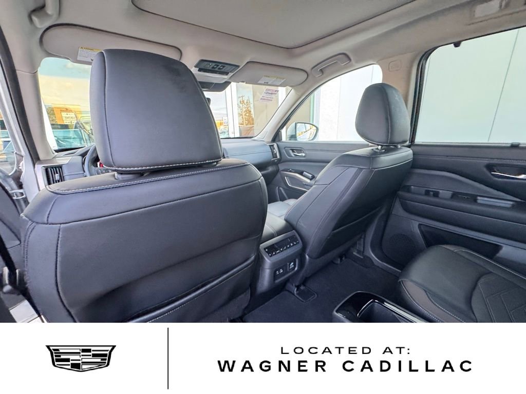 Used 2024 Nissan Pathfinder Platinum image 16