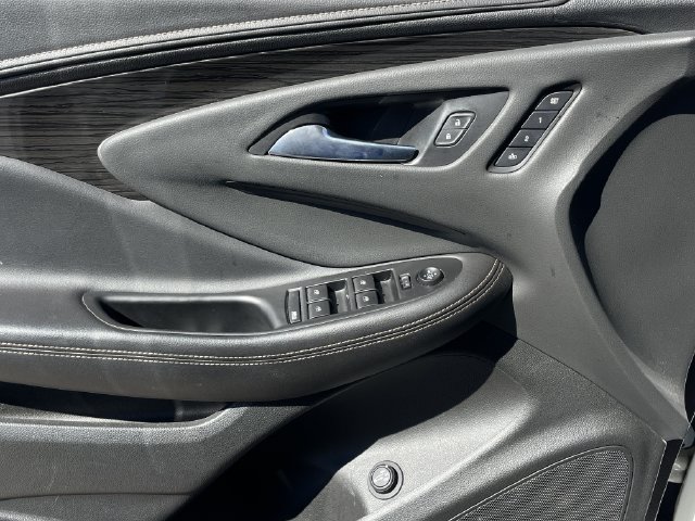 Used 2018 Buick Envision Essence FWD image 22
