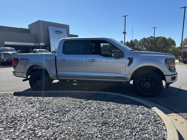 New 2025 Ford F150 XLT w/ Equipment Group 302A MID