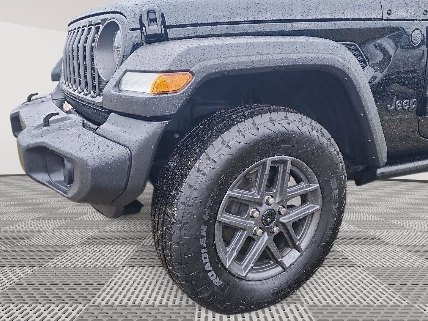 Used 2024 Jeep Wrangler Sport S image 9