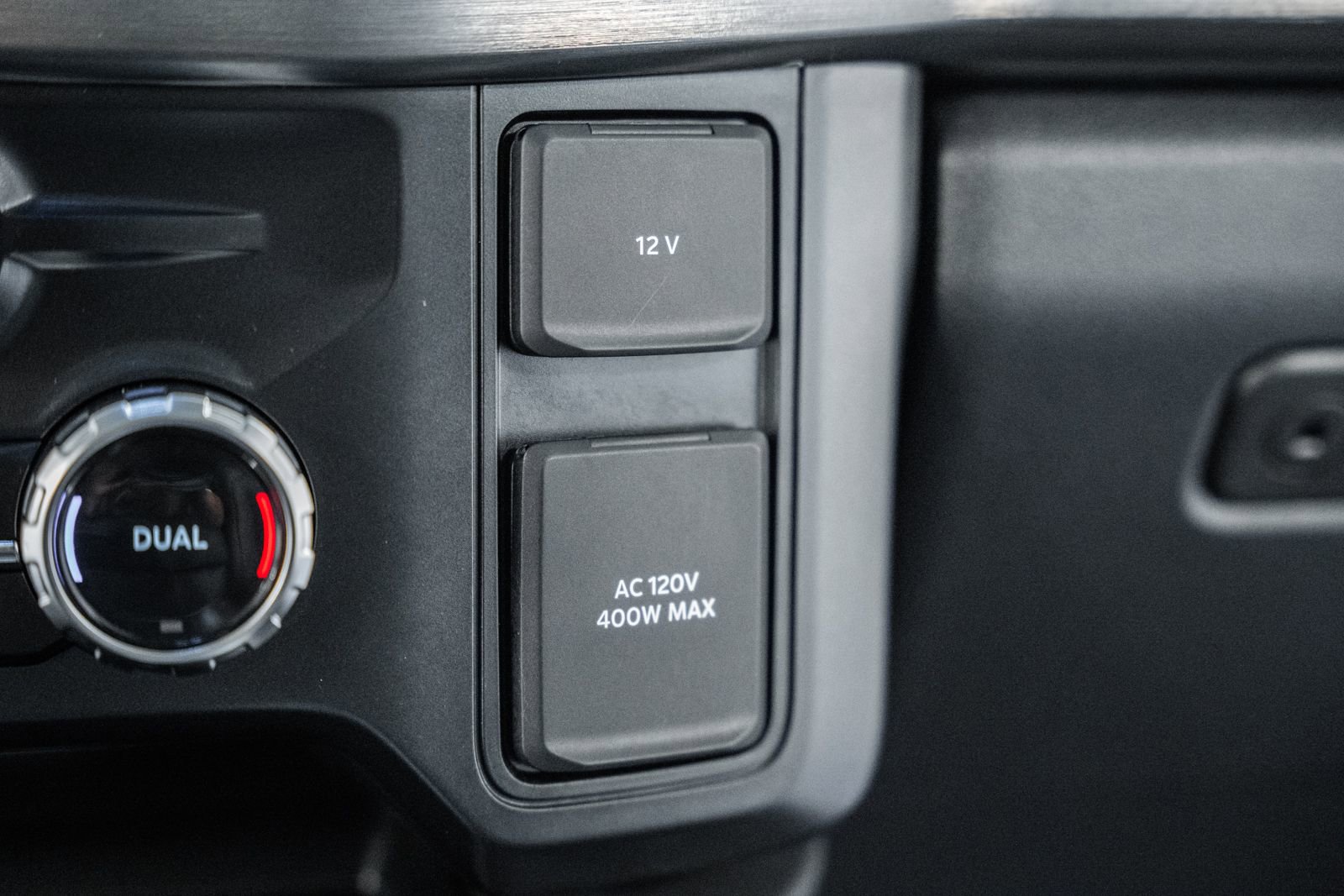 Used 2025 Ford F250 Lariat w/ Black Appearance Package image 30