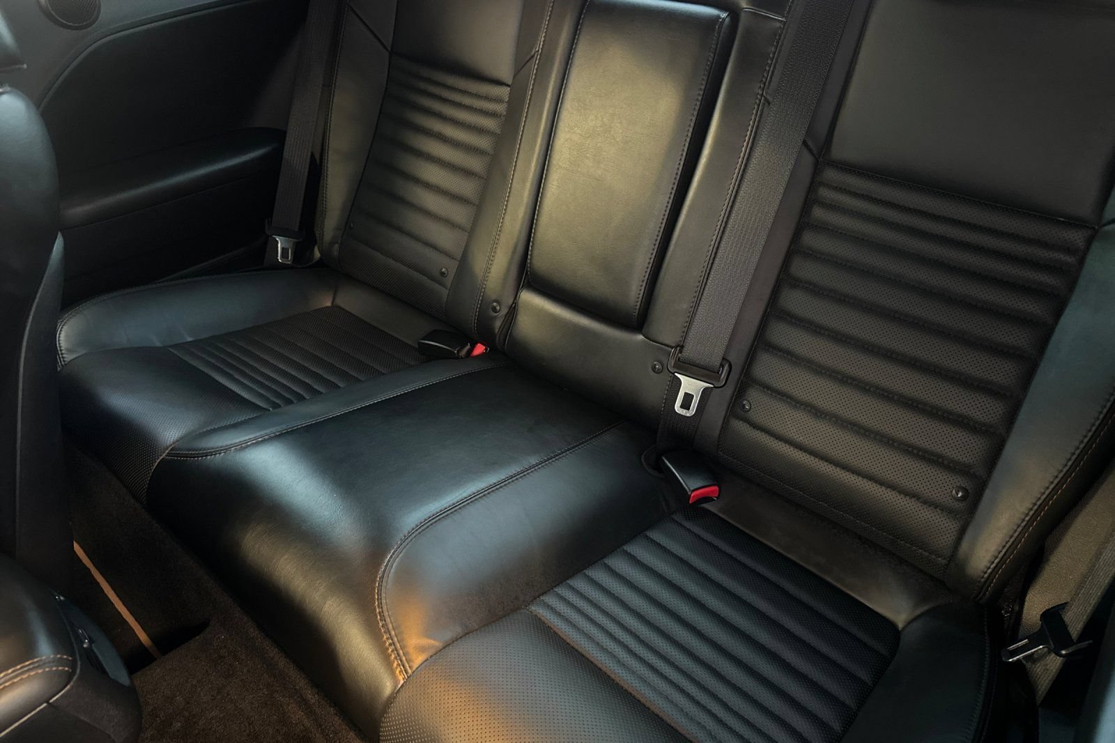 Used 2015 Dodge Challenger R/T Scat Pack RWD image 13