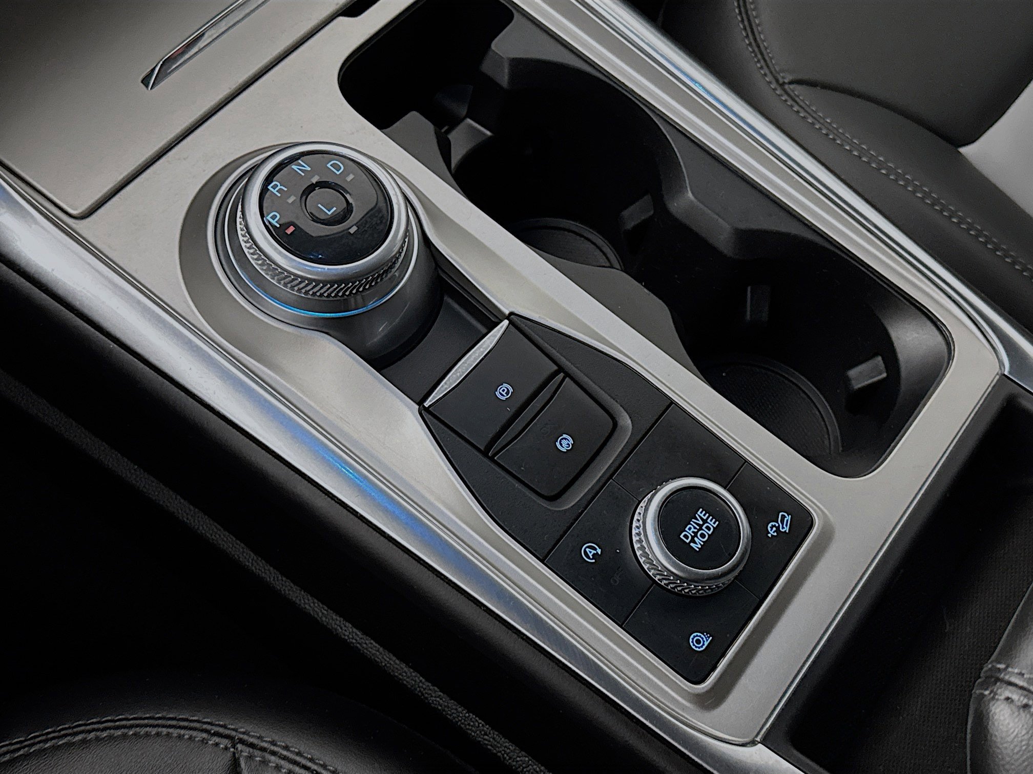 Used 2022 Ford Explorer XLT w/ Equipment Group 202A image 16