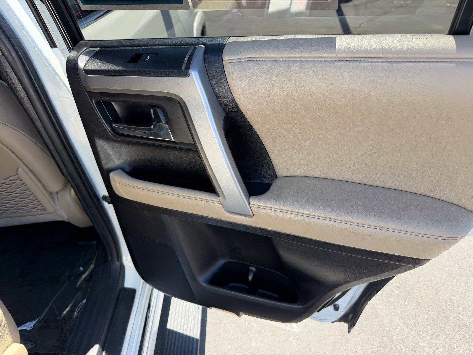 Used 2015 Toyota 4Runner Limited AWD/4WD image 22