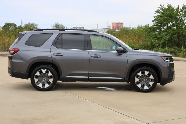 New 2026 Honda Pilot Touring image 8