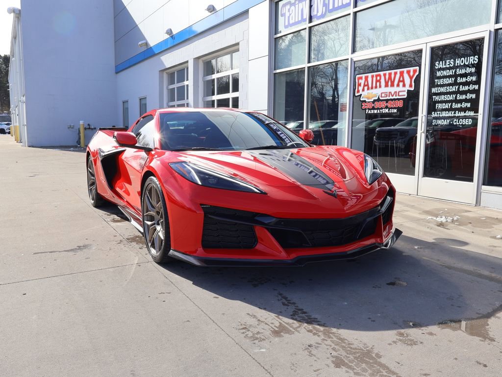 Used 2024 Chevrolet Corvette Z06 image 2
