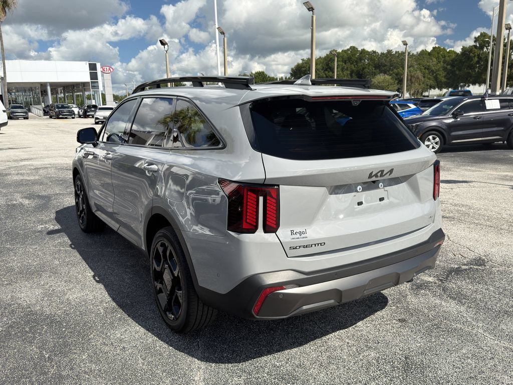 Certified 2025 Kia Sorento SX Prestige AWD/4WD image 7