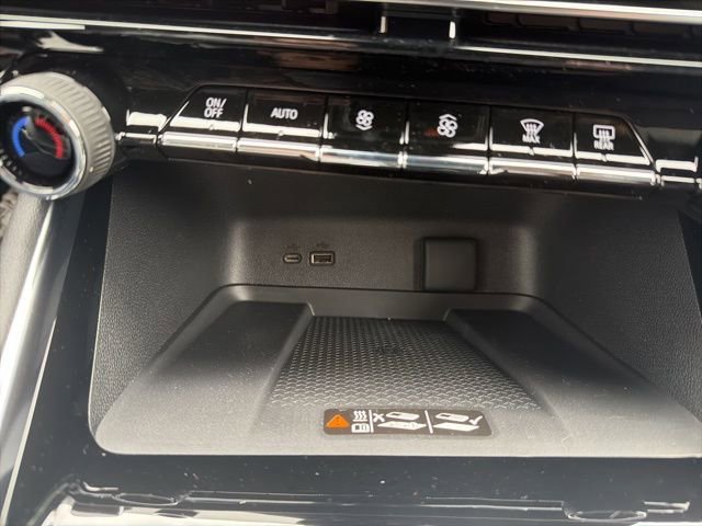 New 2026 Chevrolet Traverse High Country FWD image 27