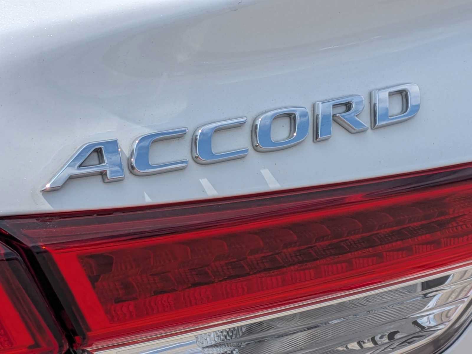 Used 2021 Honda Accord Touring image 11