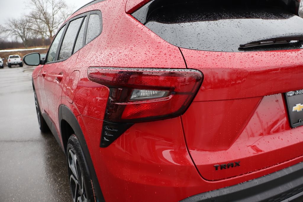 New 2026 Chevrolet Trax RS w/ Sunroof Package image 28