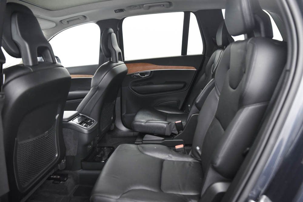 Used 2022 Volvo XC90 T6 Momentum w/ Advanced Package image 11