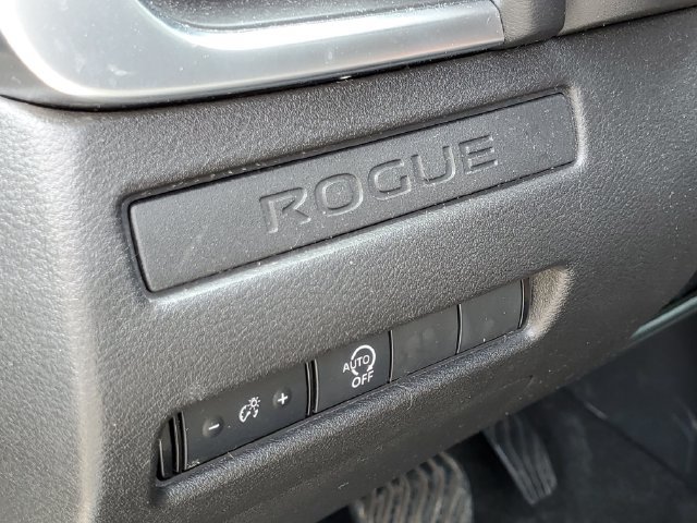 Used 2024 Nissan Rogue S AWD/4WD image 7