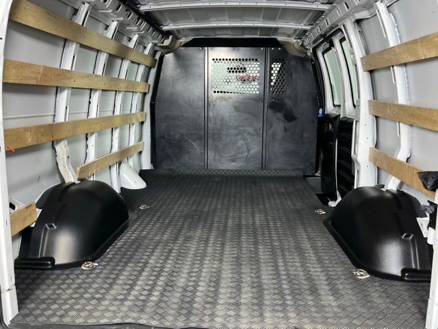Used 2024 GMC Savana 2500 w/ Driver Convenience Package RWD image 9