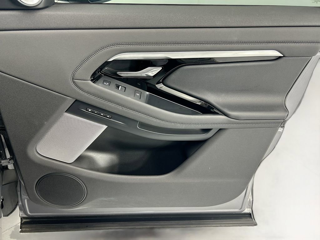 Used 2020 Land Rover Range Rover Evoque SE image 24