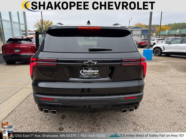 Used 2026 Chevrolet Traverse LT w/ Enhanced Driving Package AWD/4WD image 3