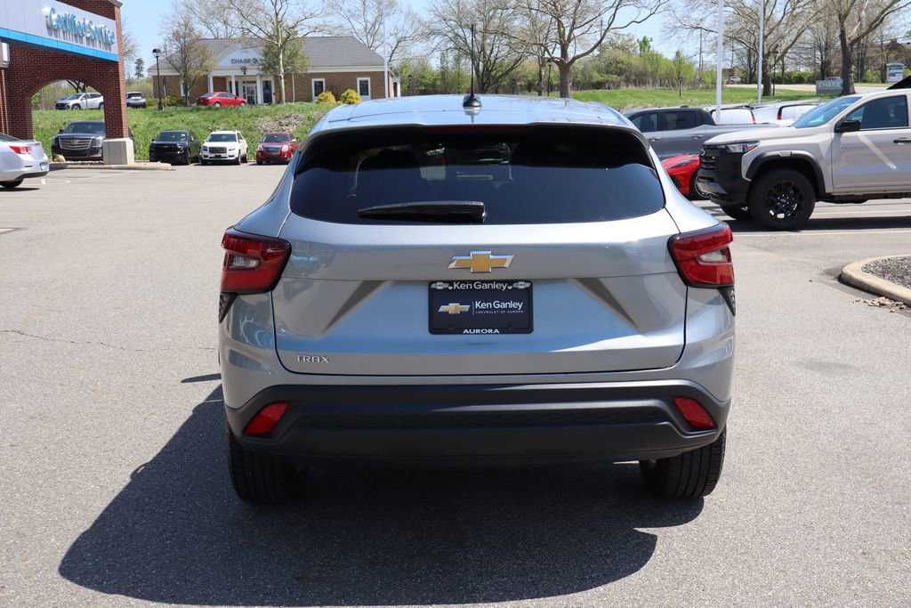 Used 2024 Chevrolet Trax LS w/ LS Convenience Package FWD image 27