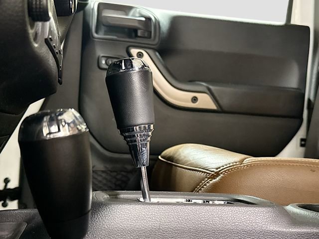 Used 2017 Jeep Wrangler Unlimited Sahara image 16