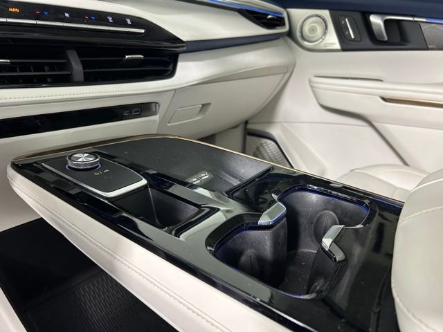 Used 2025 Buick Enclave Avenir w/ Super Cruise Package image 34